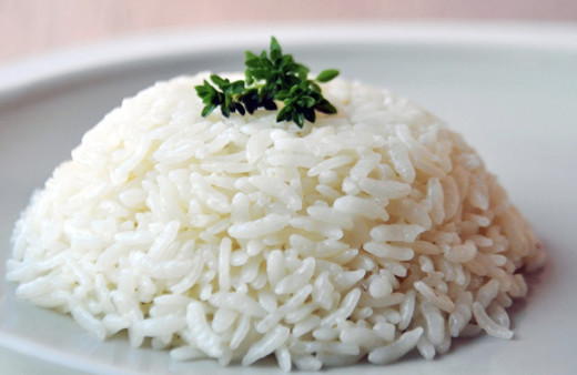 Tane tane dökülen bembeyaz pirinç pilavı için bunu yapın!  İşin sırrı buzlu suda