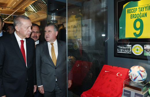 Türk Futbol Tarihi Sergisi açıldı! Erdoğan: "Sergimiz 'Futbol kardeşliktir' temasıyla oluşturuldu"