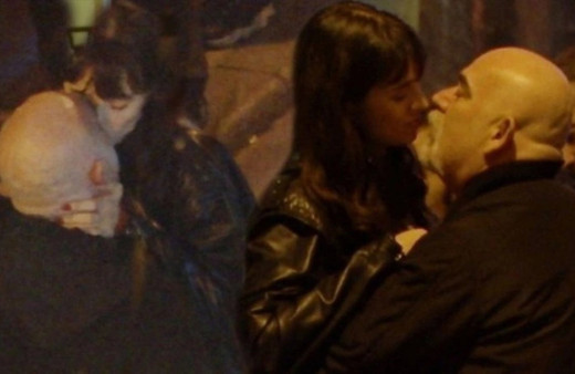 Güven Kıraç sokak ortasında genç sevgilisi ile öpüşürken ifşa oldu! Boşanma açıklaması beyin yaktı