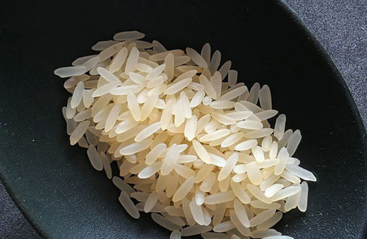 Dolabınıza bir kase pirinç koyun faydasına inanamayacaksınız!