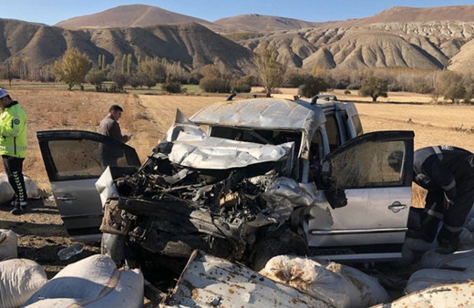 Sivas'ta feci kaza! Uzman çavuş hayatını kaybetti 5 kişi yaralandı