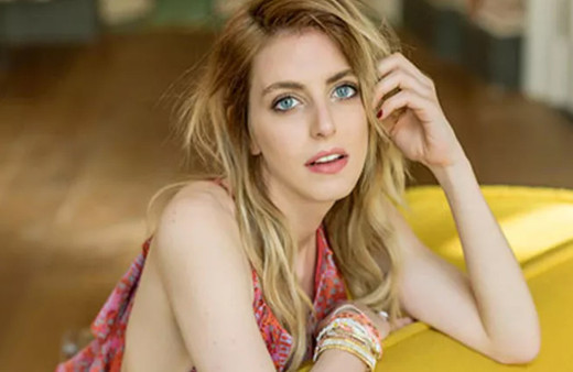 Bige Önal'ı sevgilisi Aras Bulut yalnız bıraktı kıyafeti olay oldu! 'Kız külotlu çorapla çıkmışsın!'