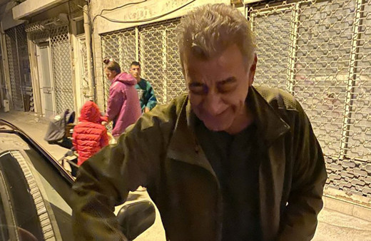 İzmir'de depremin ardından rakı ikramı! Yaptığı şey akıl almaz