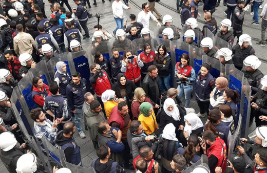 İstanbul Valiliği açıkladı: Beyoğlu'nda 121 kişi gözaltına alındı!