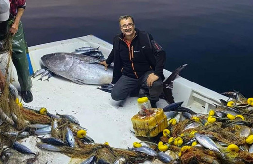 Tekirdağ açıklarında balıkçıların ağlarına takıldı 3 kişi güçlükle denizden çıkardı