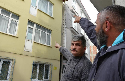 Gören bir kere daha dönüp bakıyor: Karadeniz fıkrası gibi apartman!