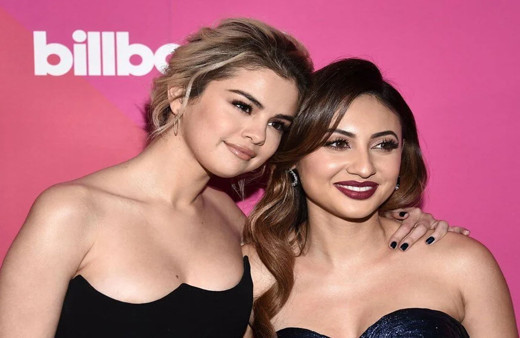 Böbreğini vermişti en yakın arkadaşı Selena Gomez'i sildi!