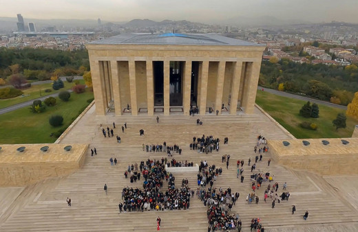 Anıtkabir'de farklı bir yolculuk: Atatürk'ün ebedi istirahatgahı dronla görüntülendi