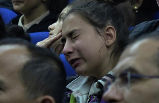 10 Kasım Atatürk’ü anma programında duygusal anlar! Gözyaşlarına hakim olamadı hüngür hüngür ağladı