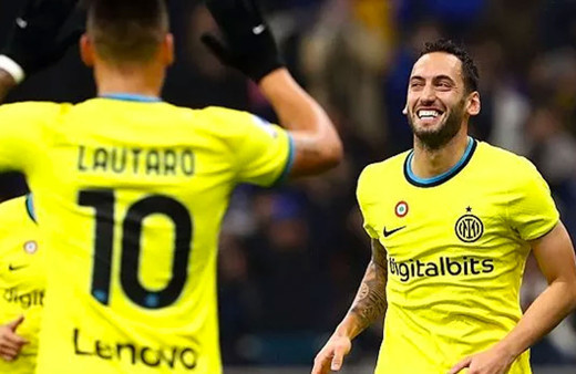 Hakan Çalhanoğlu sahada döktürdü İnter taraftarı hayran kaldı