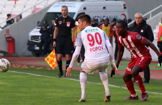 Sivasspor Ümraniyespor önünde galibiyeti koruyamadı 4 gollü maç