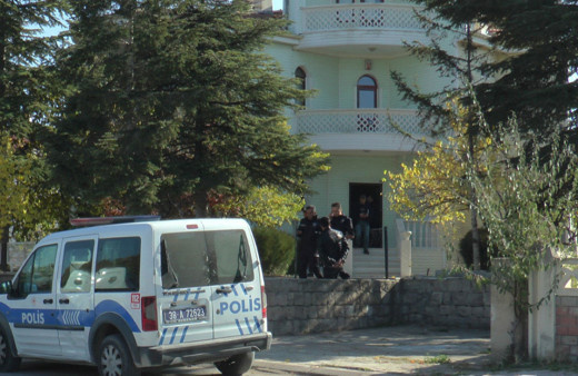 Kayseri'de yengesini baltayla öldürdü o anda abisi de kalp krizinden öldü