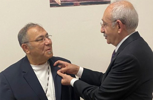 Erdoğan'ın en sevdiği şarkının yazarı CHP'li oldu! Beraber yürüdük biz bu yollarda