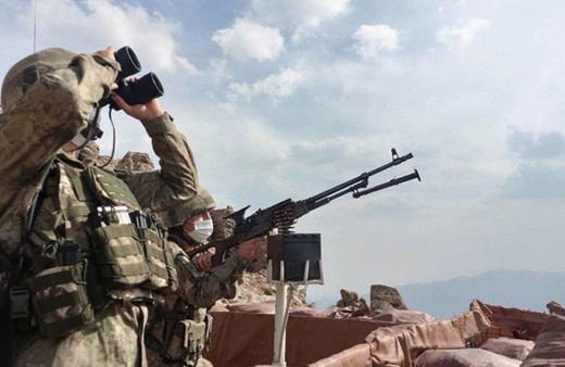 Hudut Kartalları, Yunanistan'a yasa dışı yollarla geçmeye çalışan 5 teröristi yakaladı