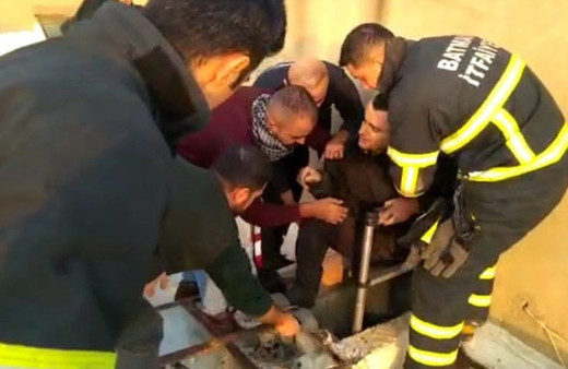 Trajikomik olay! Havalandırma boşluğuna düştü: Kurtarılırken bakın ne istedi!