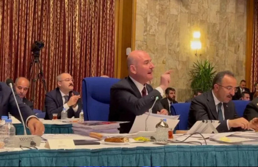 Bakan Soylu HDP'lilerle tartıştı, yardımcısı simit peynir yedi