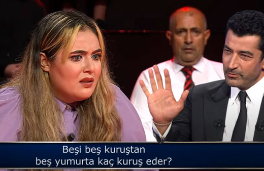 Kim Milyoner Olmak İster'de ters köşeye yatıran soru Kenan İmirzalıoğlu yarışmacıya eliyle gösterdi
