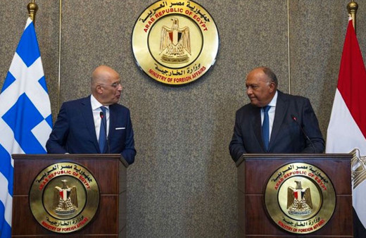 Erdoğan Sisi ile tokalaştı Yunan panik oldu Nikos Dendias soluğu Mısır'da aldı