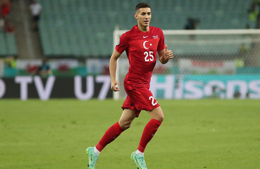 Galatasaray, Fenerbahçe'nin istediği yıldız futbolcu için devreye girdi!