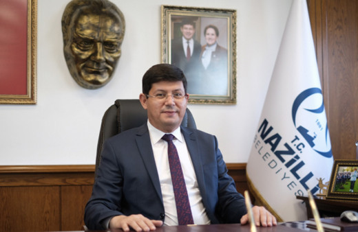 Nazilli Belediye Başkanı Kürşat Engin Özcan İyi Parti'den AK Parti'ye geçti