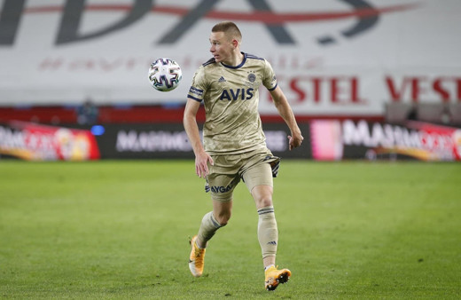 Fenerbahçe'nin yıldızı Attila Szalai'ye Premier Lig'den sürpriz talip!