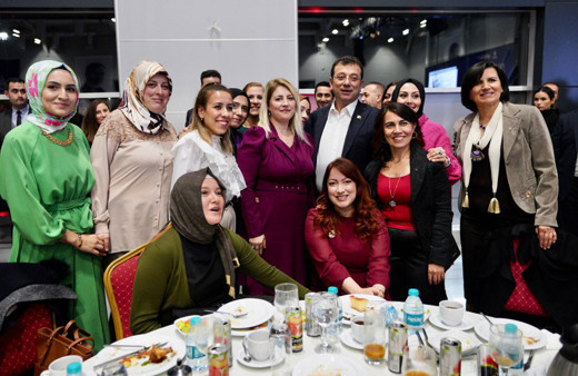 Ekrem İmamoğlu 1500 öğretmenle bir araya geldi