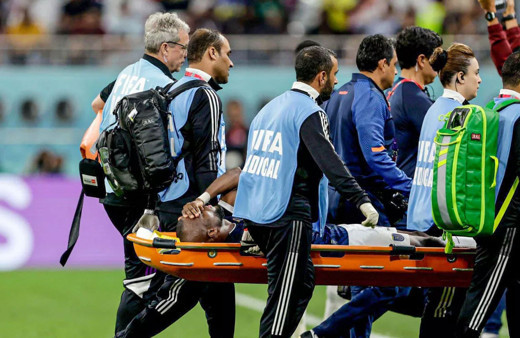 Enner Valencia sakatlandı! Sahayı sedyeyle terk etti