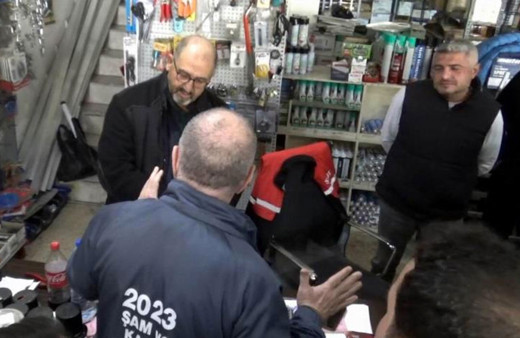 Ümit Özdağ’a Kilis'te 'Suriyeli' tepkisi