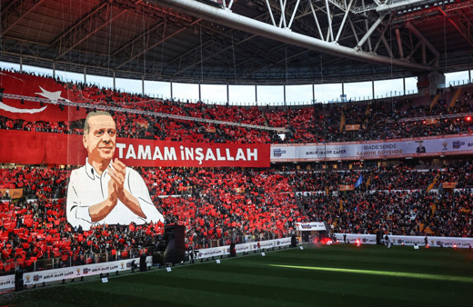 AK Parti İstanbul mitingine damga vurdu: Cumhurbaşkanı Erdoğan için dev koreografi!