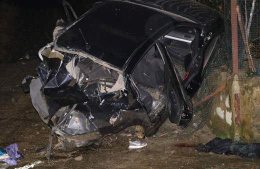 Rize'de korkunç kaza! Bariyerlere çarptı 3 metre yükseklikten düştü! Ölüler ve yaralılar var!