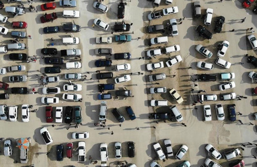 Otomobilde indirim sonrası bayilere koşanlar hüsran yaşadı