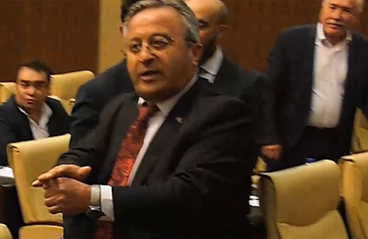 AK Partili Meclis Üyesi'nden el hareketi ve cinsiyetçi sözler! Ankara'da ortam gerildi