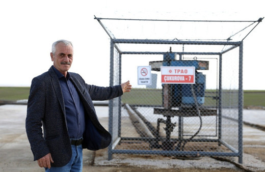 Tarlasında petrol buldu herkes deli dedi! Şimdi hayatı değişti kral diyorlar