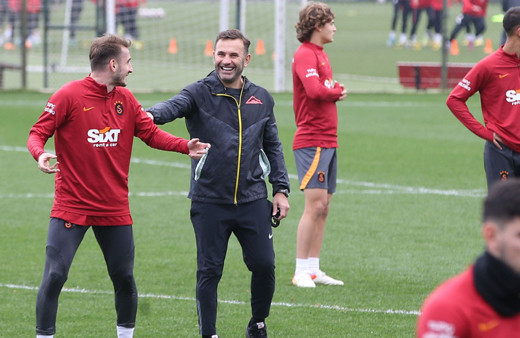 Okan Buruk'tan Kerem Aktürkoğlu ve Yunus Akgün açıklaması: Görüşmeler devam ediyor