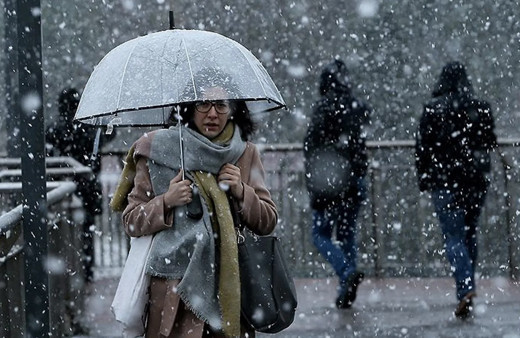 Ve kar  geldi şimdi başlıyor meteoroloji saat ve gün verdi! İstanbul'da kar ne zaman?