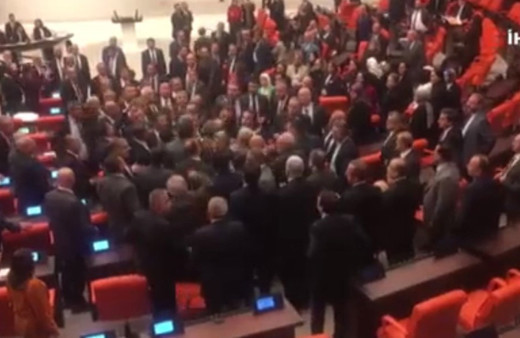 TBMM'de bütçe görüşmelerinde milletvekilleri arasında arbede