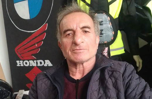 Sigara içerken tamir ettiği motosikletin yakıt deposu alev aldı, yanarak öldü