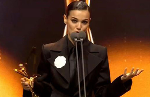 Pınar Deniz'in Altın Kelebek'teki konuşması olay olmuştu! Burcu Özberk ve Farah Zeynep Abdullah'tan şok tepki!