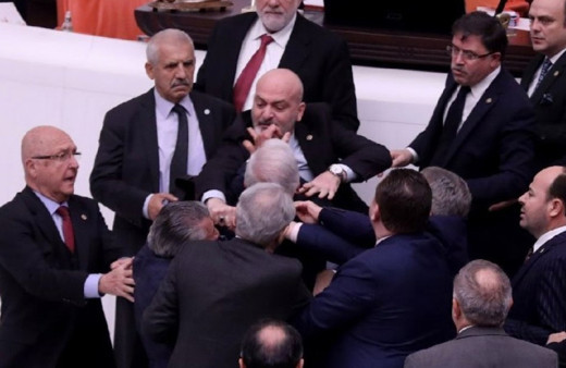 TBMM'de Hüseyin Örs'ü yaralayan Zafer Işık'a iki birleşime katılmama cezası