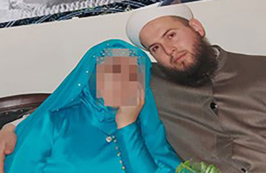 6 yaşındaki kızını 29 yaşındaki adamla evlendirdi! İğrenç nikahın fotoğrafları ortaya çıktı