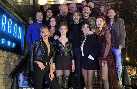 Behzat Ç. 4 yıl aradan sonra geri döndü: İlk bölümünü birlikte izlediler!