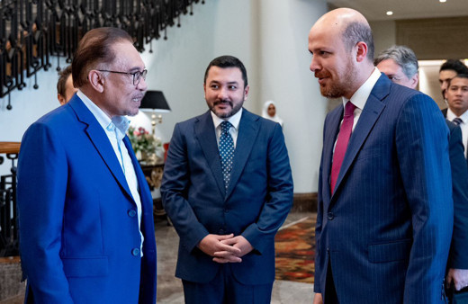 Malezya Başbakanı Enver İbrahi,  Bilal Erdoğan'ı kabul etti!