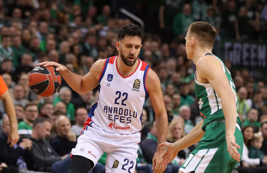 Anadolu Efes EuroLeague'de fırtına gibi esiyor