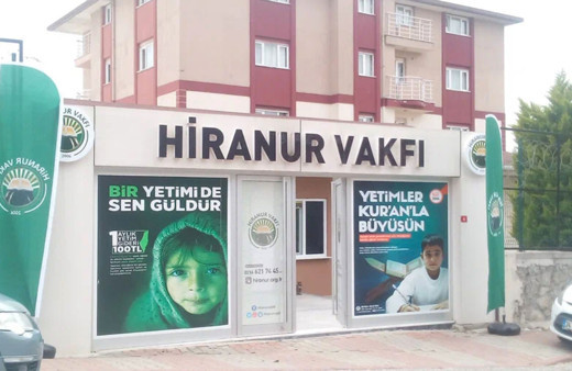 6 yaşındaki kızını evlendiren Yusuf Ziya Gümüşel'in kurduğu İstanbul'daki Hiranur Vakfı'nı mühürledi!