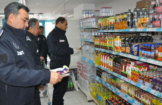 Şikayetler arttı İstanbul'da marketlere denetime giden zabıta ekipleri gözlerine inanamadı