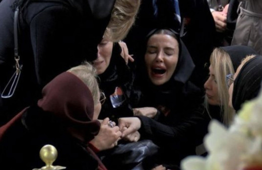 Özge Ulusoy cenaze törenindeki 'makyaj' iddialarına ateş püskürdü! "Sizi vicdansızlar..."