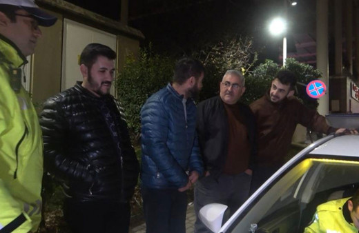 Baba alkollü çıktı oğlunu aradı o da alkollü çıktı sonra destek için çağrılan kişi de alkollü çıktı