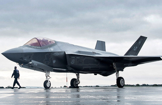 Almaya'nın F-35 kararı ortalığı karıştırdı! Prostestolar başladı: Maketini çöpe attılar!