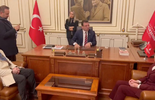 Ekrem İmamoğlu'ndan siyasi yasağa ilk tepki: Halkın verdiği yetkiyi bir avuç insan alamaz...