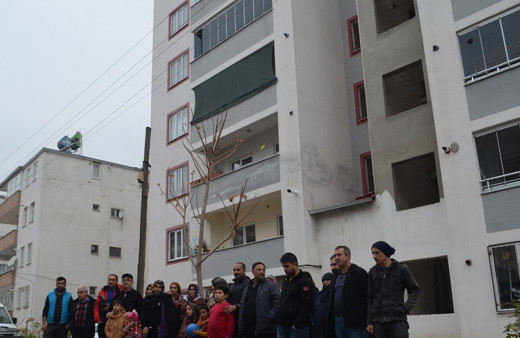 Kahramanmaraş'ta oldu tapuyu mutlaka alın! Evleri müteahhit yüzünden hacizle satılıyor